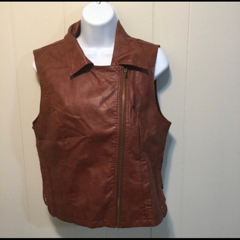 NWOT BKE Outerwear Zip Up Biker Leather Vest